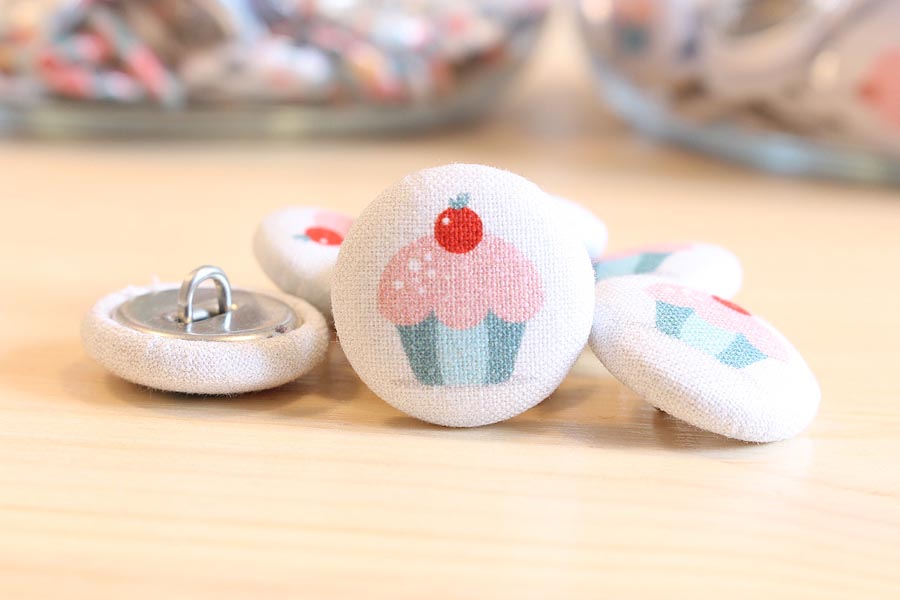 Пуговица Mniam 001 23мм